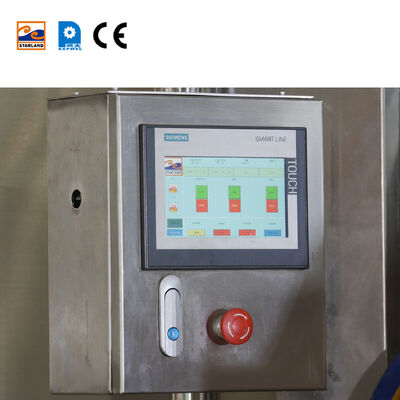 خط إنتاج مخروط الآيس كريم طريقة التشغيل التلقائي معدات الإنتاجية العالية للصناعة