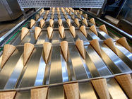 خط إنتاج مخروط آيس كريم الوفل المدرفل بطول 14 مترًا ، 101 طبق للخبز